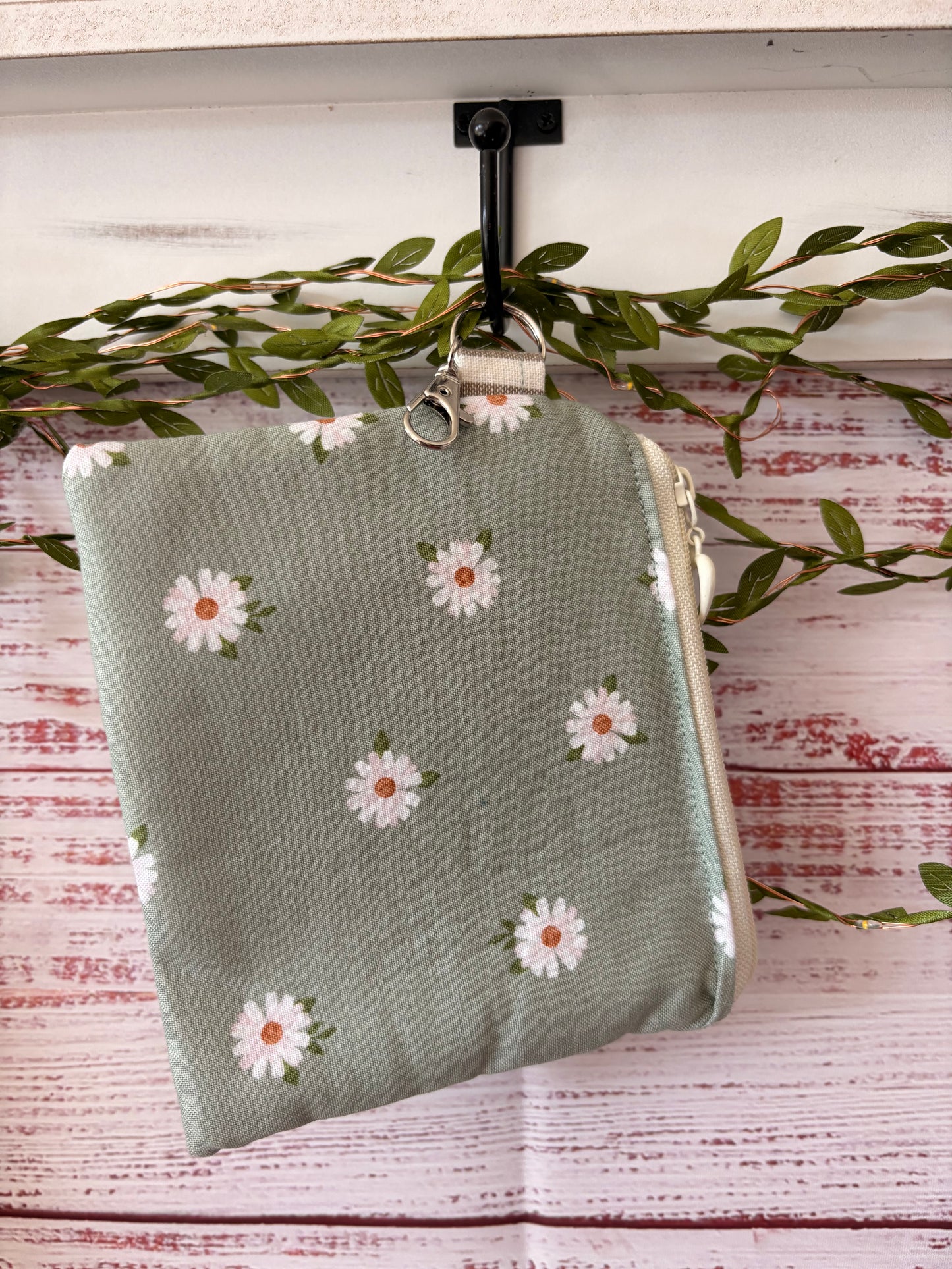 White Daisy Bag